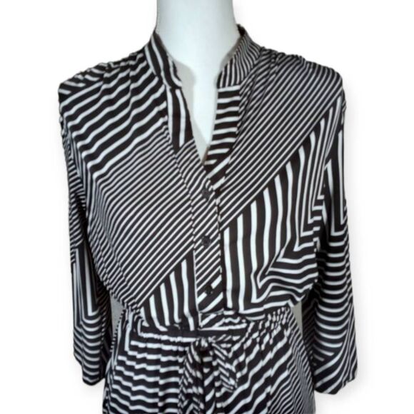 BLACK & WHITE STRIPE SHIRT DRESS SZ.M/L EUC. - Picture 2 of 5
